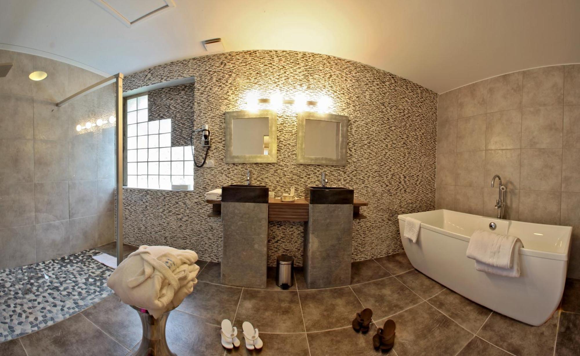 Logis Auberge De La Truffe Sorges Exterior foto