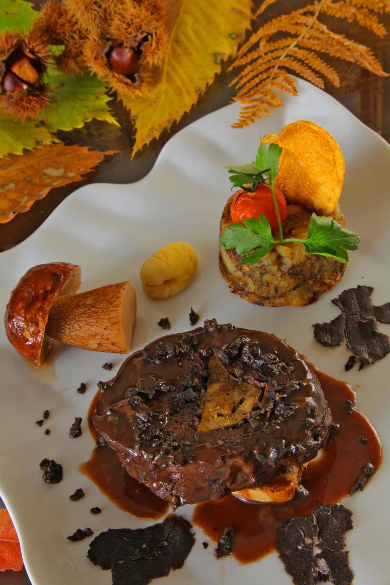 Logis Auberge De La Truffe Sorges Exterior foto